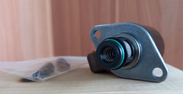 7701206905 Pompa Müşürü Fluence Clio 2 Kangoo 2 Megane 2 1.5 K9K Mazot Pompa Müşürü Kahverengi Soket